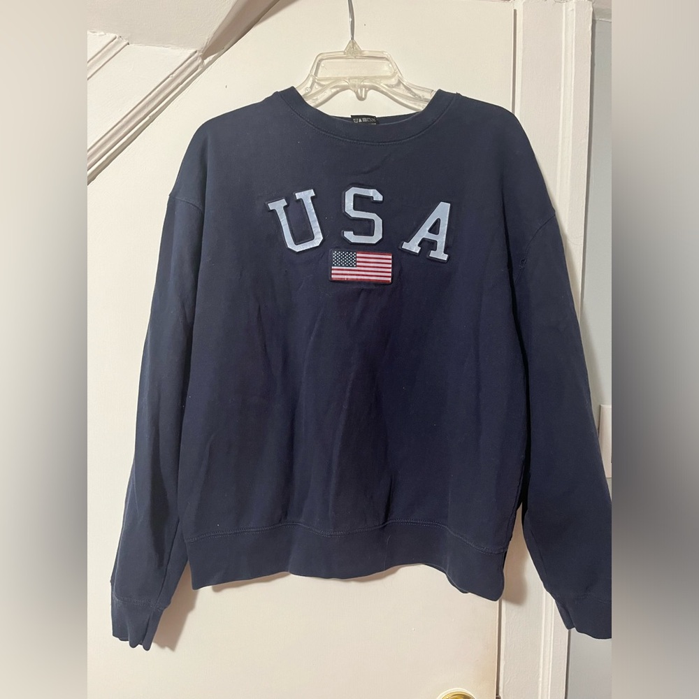 USA-Embossed Crewneck Fleece Sweatshirt